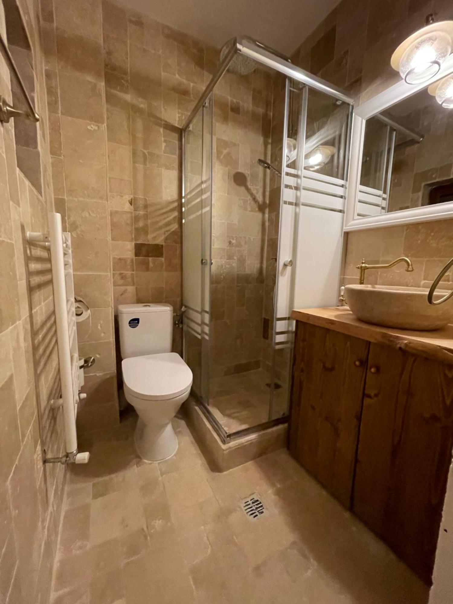 Hotel Casa Romaneasca Otopeni Exteriör bild
