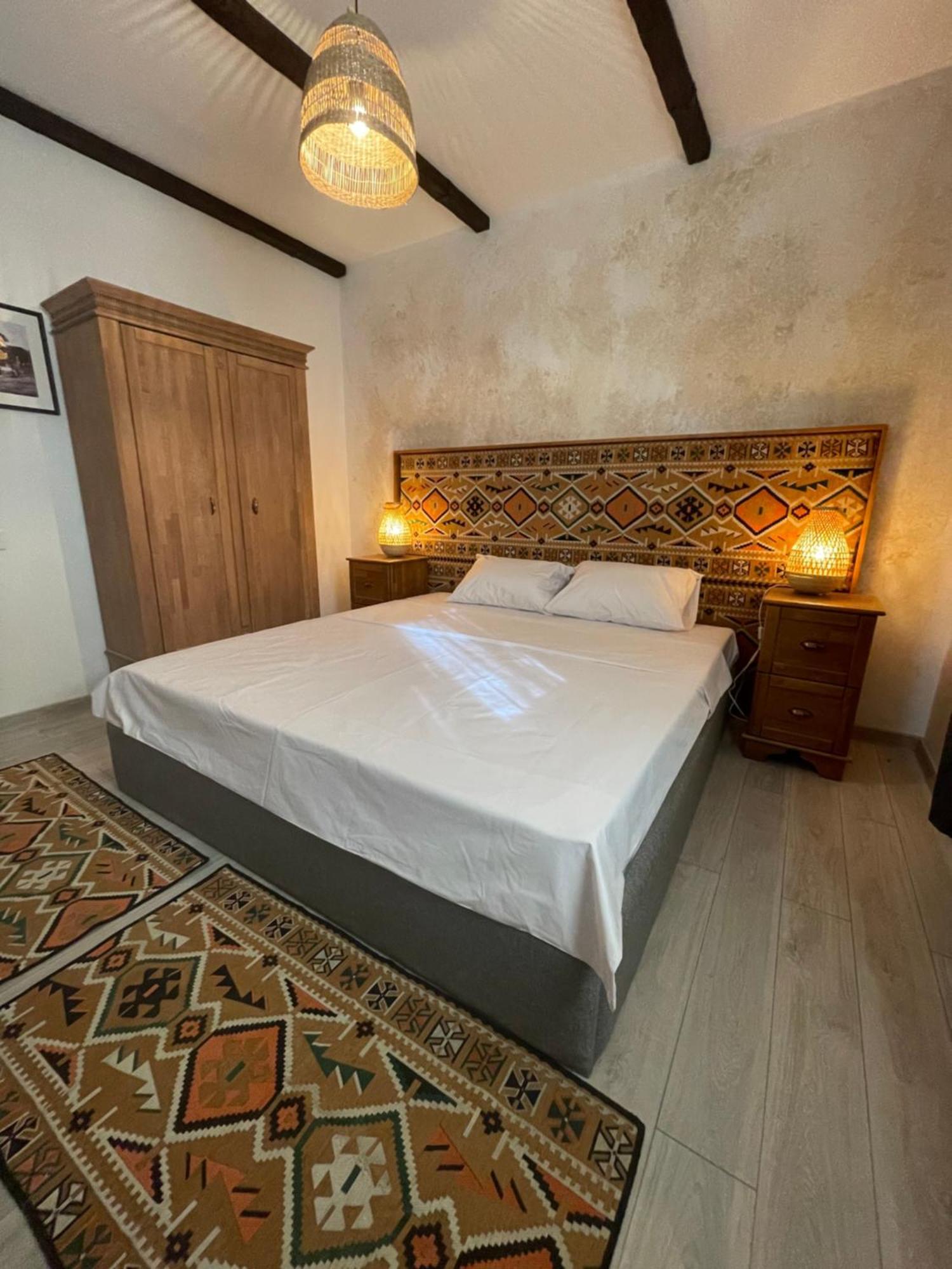 Hotel Casa Romaneasca Otopeni Exteriör bild